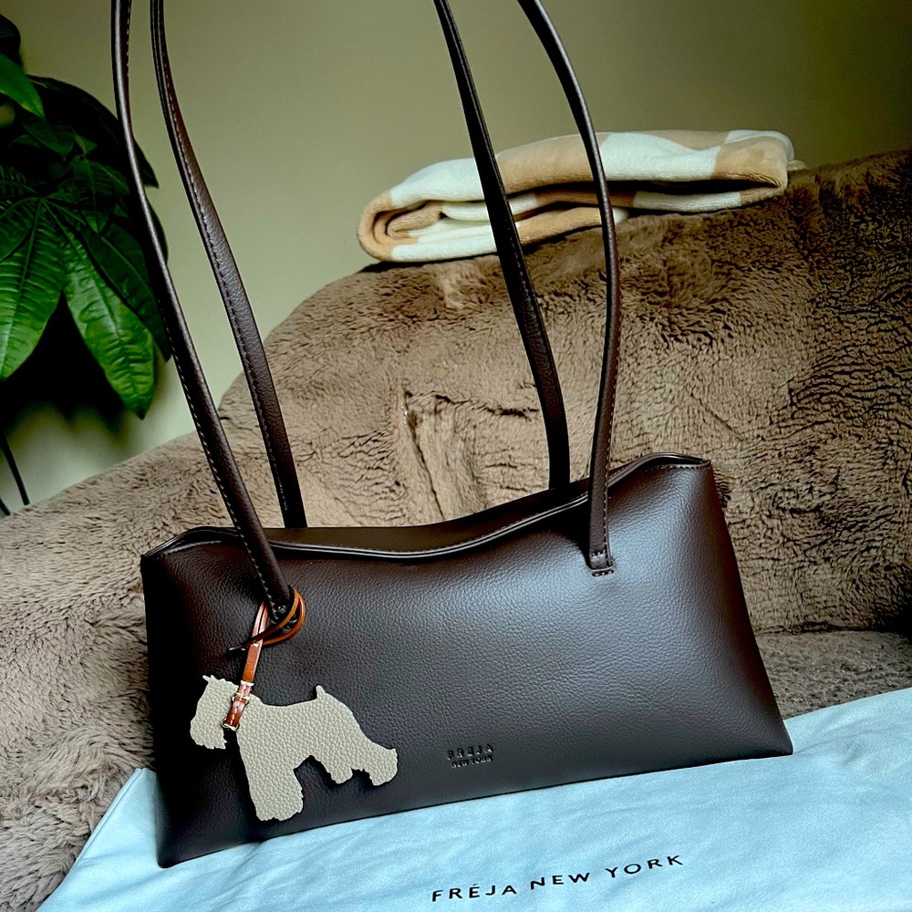 Brand new Freya, New York espresso, color, shoulder bag with Tory Burch charm